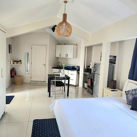 Lovely Studio Apartment With Views Of The Lagoon. Grand-Baie Eksteriør bilde