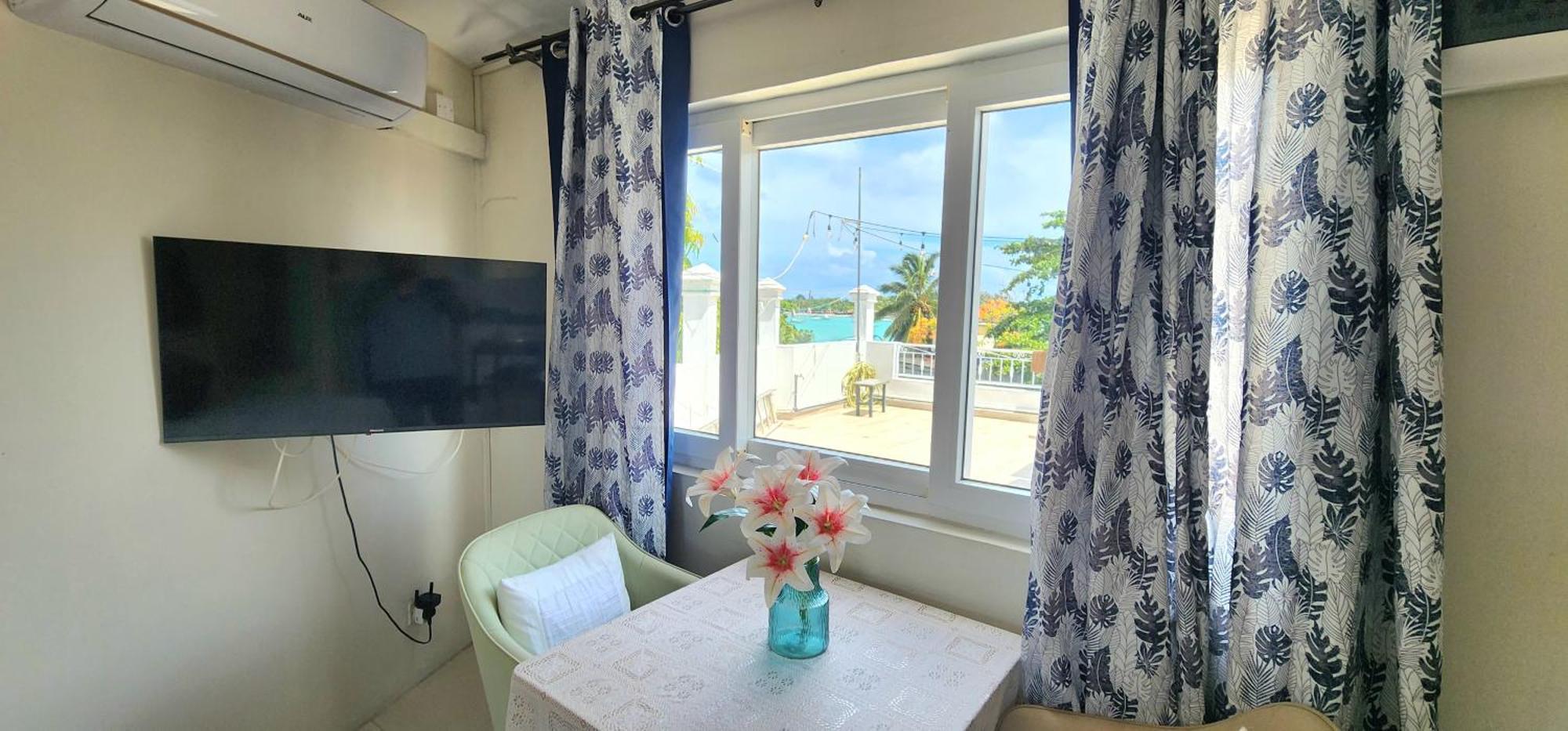 Lovely Studio Apartment With Views Of The Lagoon. Grand-Baie Eksteriør bilde